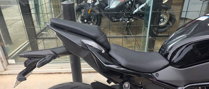 2025 Kawasaki Z H2 (ZR1000K) BLACK