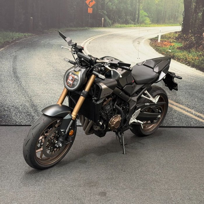 2025 Honda CB650RAC Black