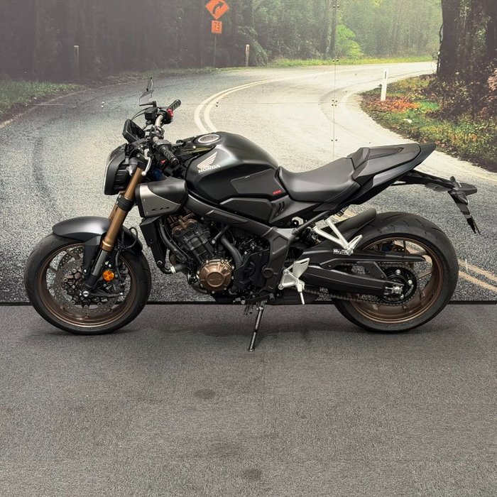 2025 Honda CB650RAC Black