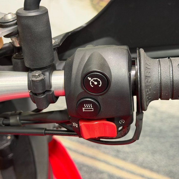 2014 APRILIA CAPONORD 1200 Red