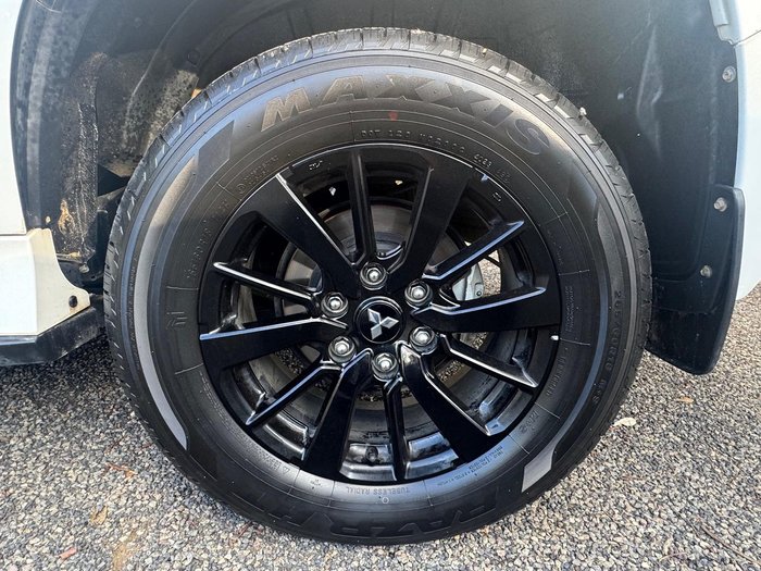 2019 Mitsubishi Pajero Sport Black Edition