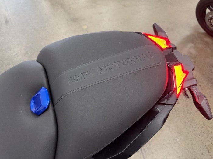 2025 BMW Motorrad R 1250 R Blue