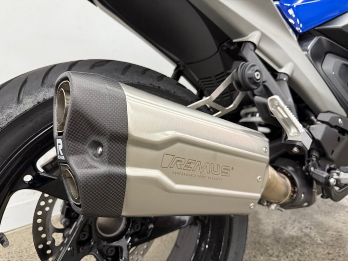 2025 BMW Motorrad R 1250 R Blue