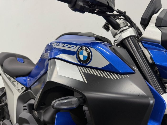 2025 BMW Motorrad R 1250 R Blue