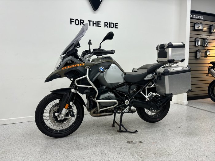 2015 BMW Motorrad R1200 GS ADVENTURE Green