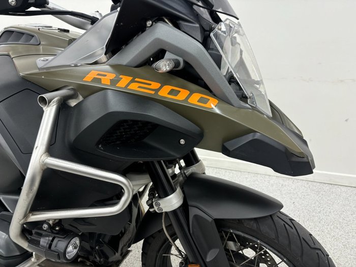 2015 BMW Motorrad R1200 GS ADVENTURE Green