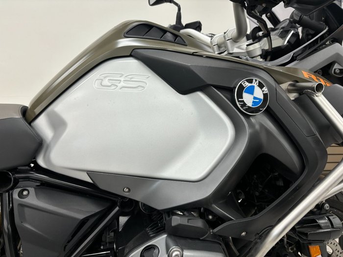 2015 BMW Motorrad R1200 GS ADVENTURE Green