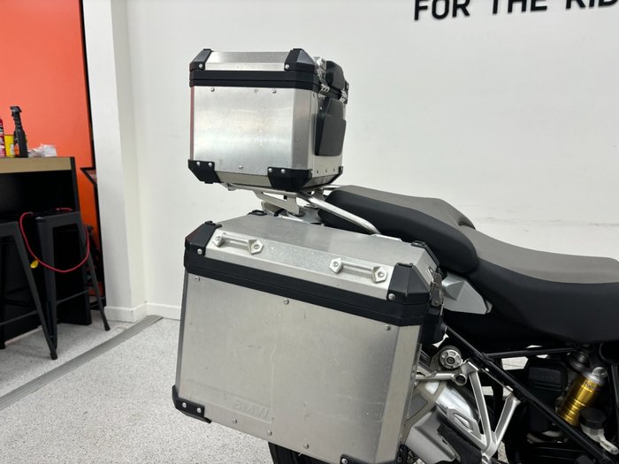 2015 BMW Motorrad R1200 GS ADVENTURE Green