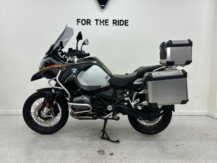 2015 BMW Motorrad R1200 GS ADVENTURE Green