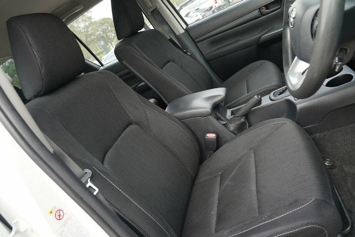 2016 Toyota Hilux SR