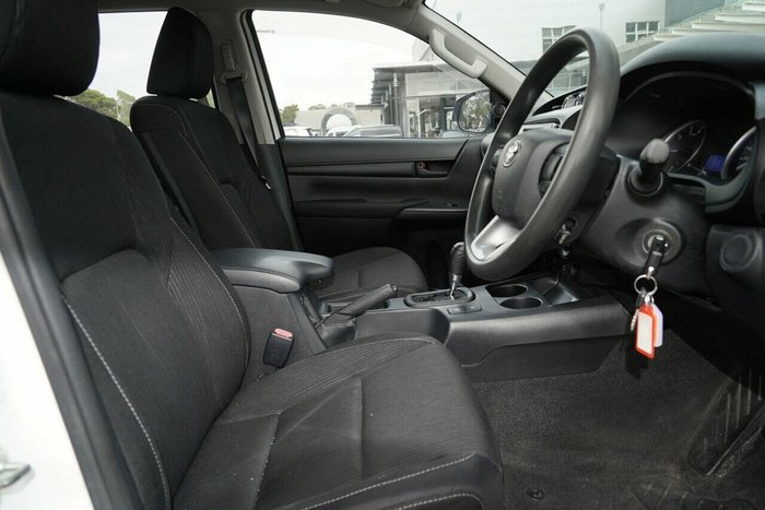 2016 Toyota Hilux SR