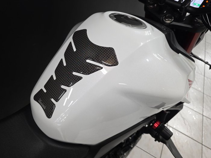 2023 Honda CB750 (HORNET) White