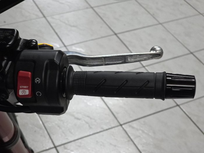 2023 Honda CB750 (HORNET) White