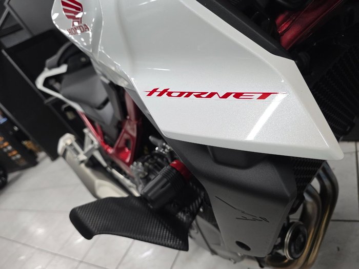 2023 Honda CB750 (HORNET) White