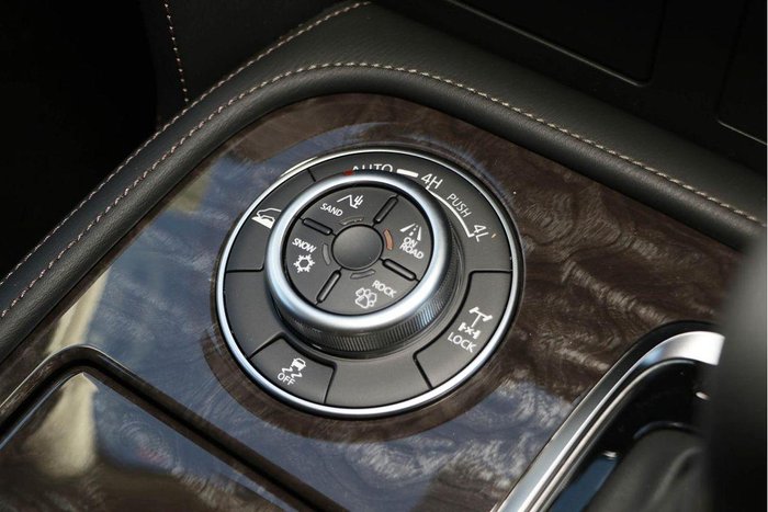 2026 Nissan Patrol Ti Y62 MY26 4X4 Dual Range Black Obsidian