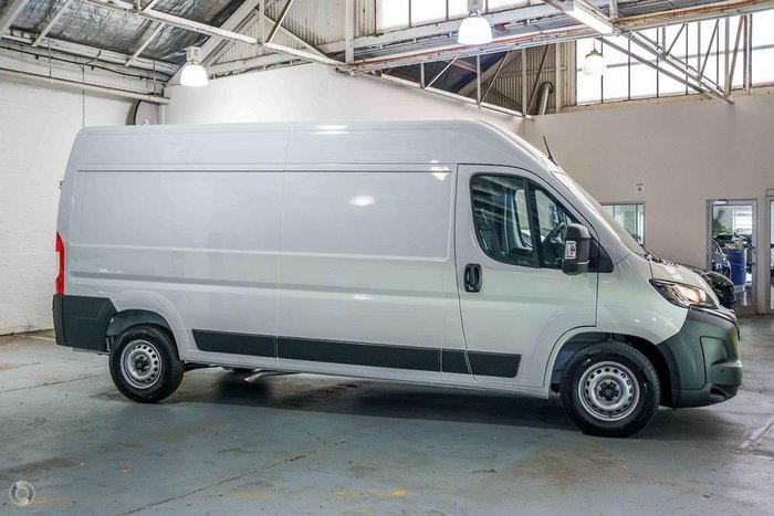 2025 Peugeot Boxer Pro