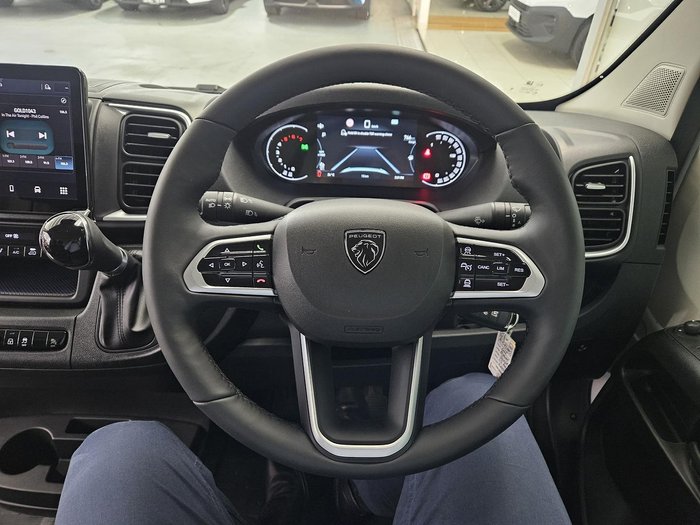 2025 Peugeot Boxer Pro