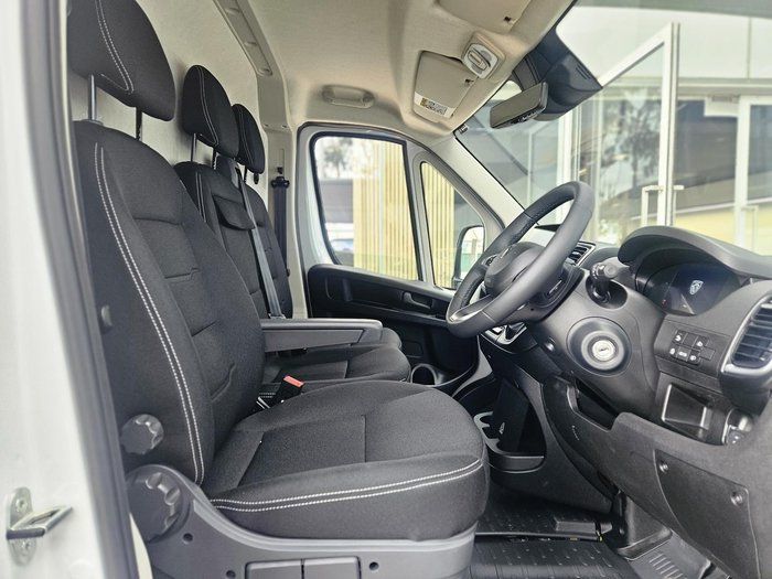 2025 Peugeot Boxer Pro