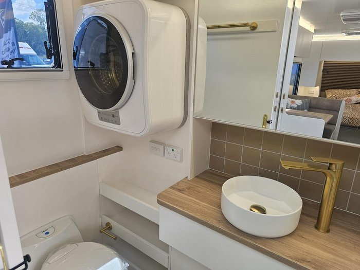 2025 New Age Caravans Manta Ray Mr19er My26