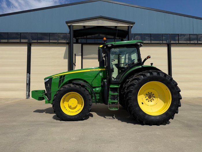 2019 John Deere 8245R
