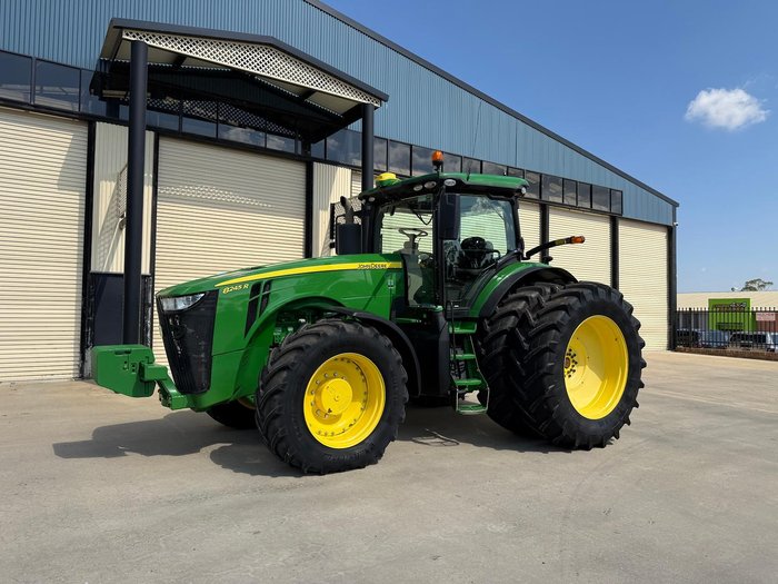 2019 John Deere 8245R