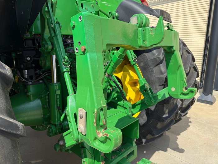2019 John Deere 8245R