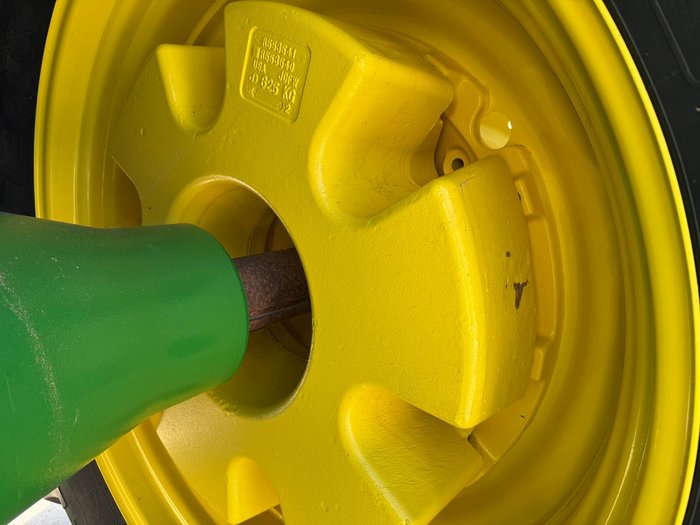 2019 John Deere 8245R