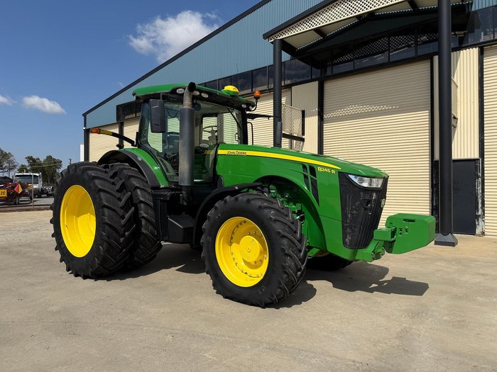 2019 John Deere 8245R