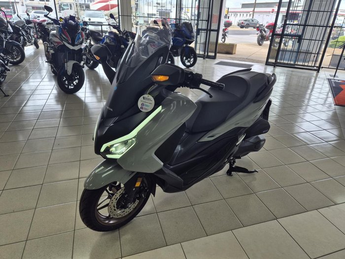 2025 Honda Forza 350 (NSS350) Forza Grey