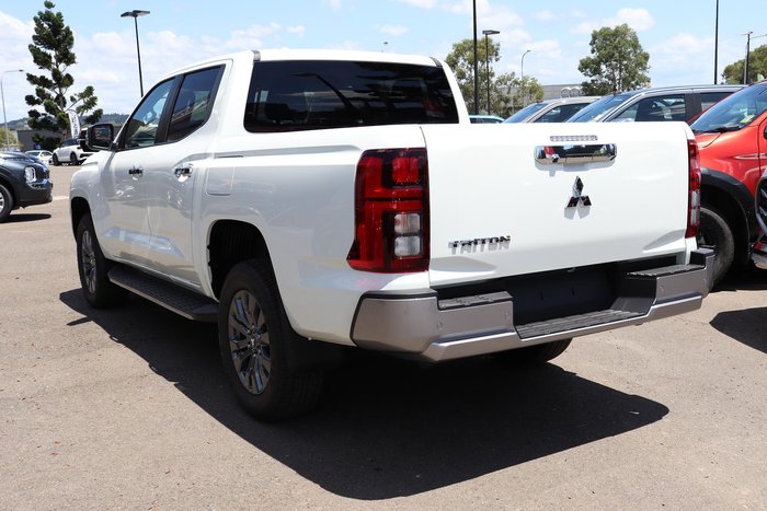 2025 Mitsubishi Triton GLS