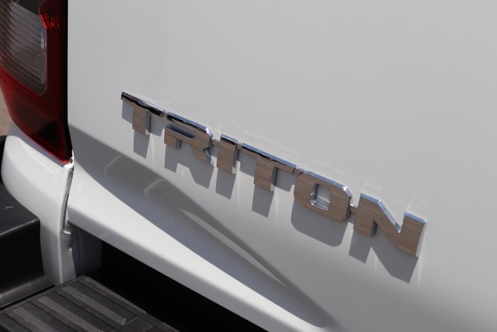 2025 Mitsubishi Triton GLS