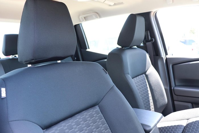 2025 Mitsubishi Triton GLX