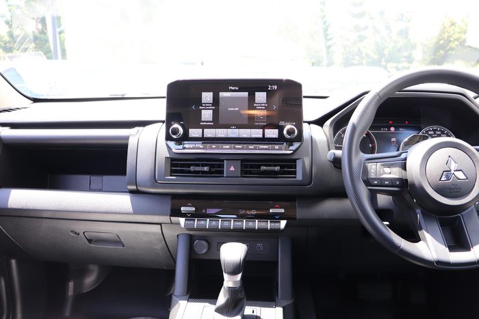 2025 Mitsubishi Triton GLX