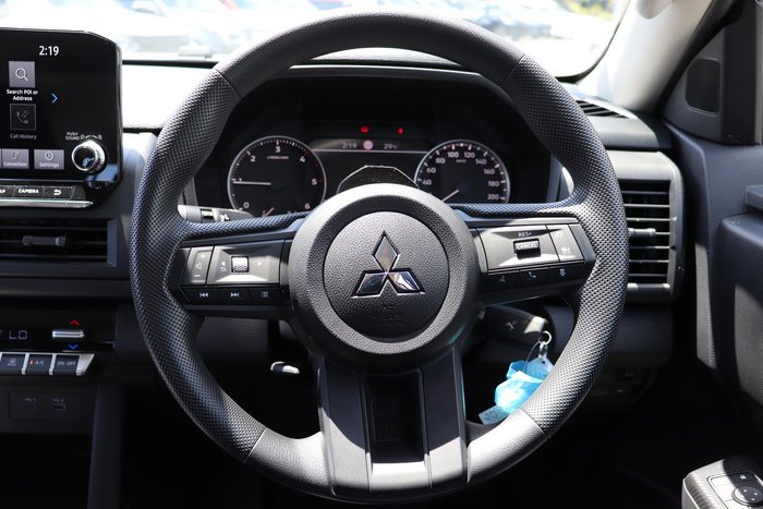 2025 Mitsubishi Triton GLX