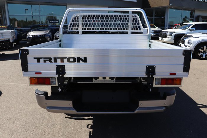 2025 Mitsubishi Triton GLX