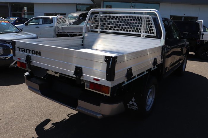 2025 Mitsubishi Triton GLX