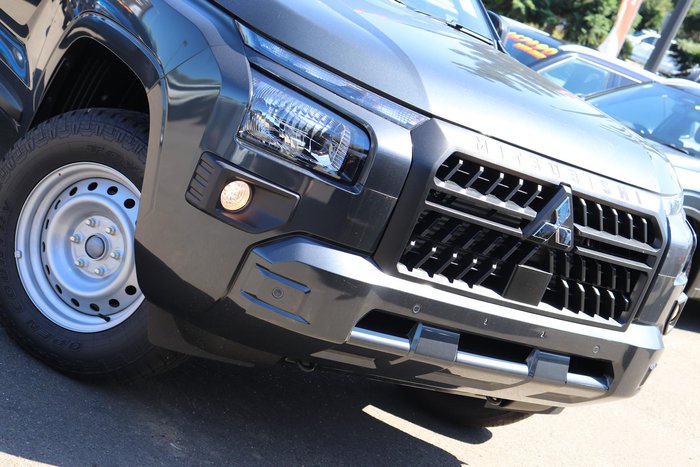 2025 Mitsubishi Triton GLX