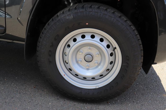 2025 Mitsubishi Triton GLX