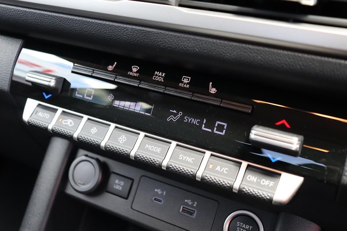 2025 Mitsubishi Triton GLS