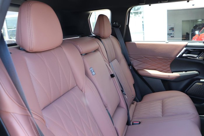 2025 Mitsubishi Outlander Exceed Tourer