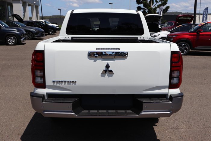 2024 Mitsubishi Triton GLS