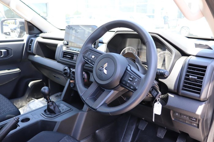 2025 Mitsubishi Triton GLX