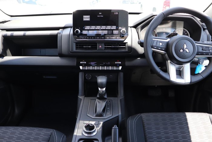 2025 Mitsubishi Triton GLX-R