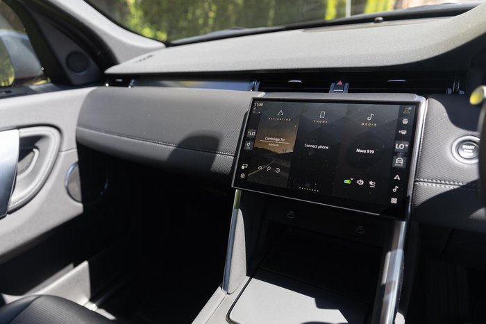 2024 Land Rover Discovery Sport P250 Dynamic SE