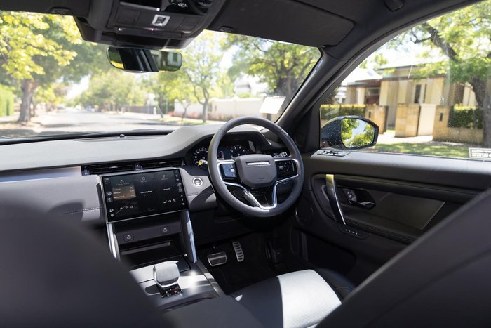 2024 Land Rover Discovery Sport P250 Dynamic SE