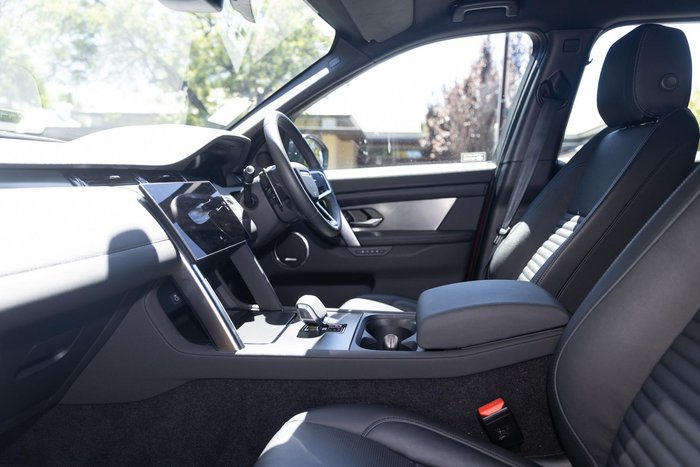 2024 Land Rover Discovery Sport P250 Dynamic SE