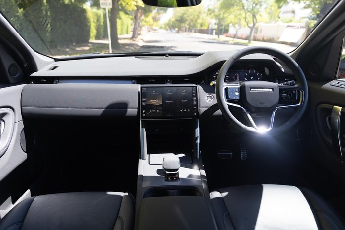 2024 Land Rover Discovery Sport P250 Dynamic SE