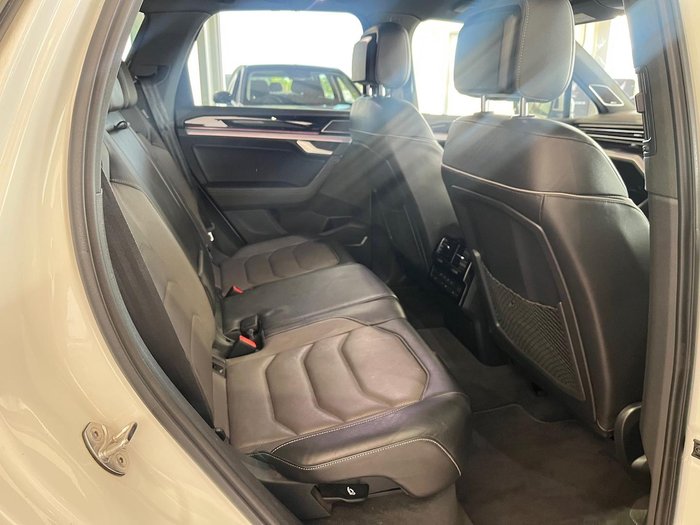 2020 Volkswagen Touareg 190TDI Premium CR MY20 Four Wheel Drive Pure White
