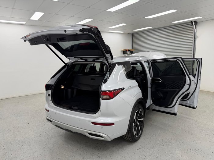 2023 Mitsubishi Outlander Exceed ZM MY23 AWD White