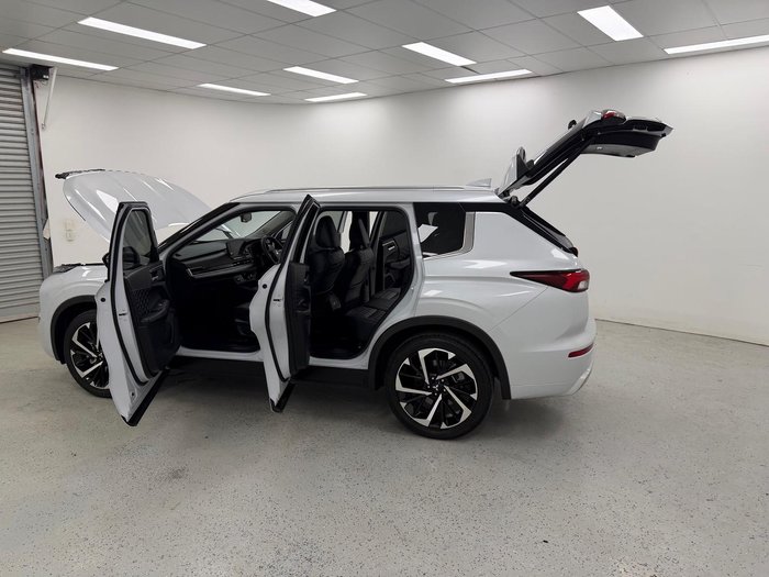 2023 Mitsubishi Outlander Exceed ZM MY23 AWD White